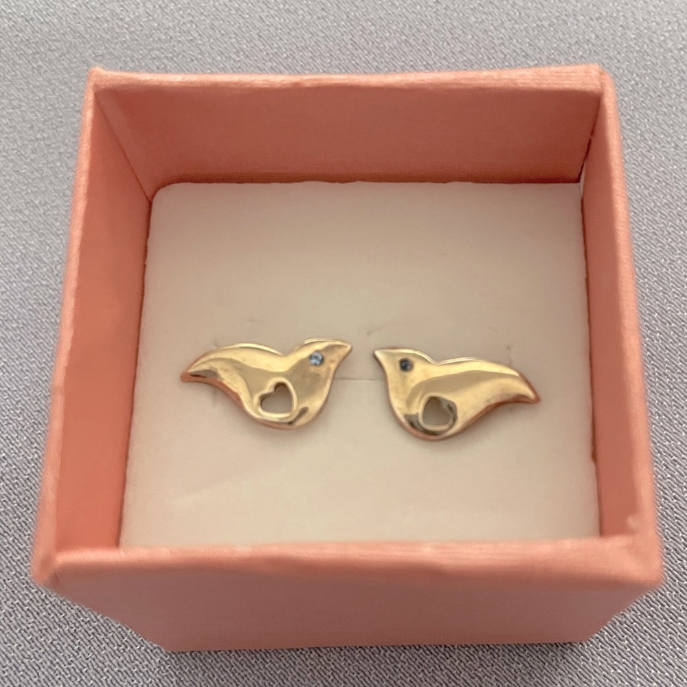 NWOT dainty bird earrings with heart cutouts, aquamarine eyes